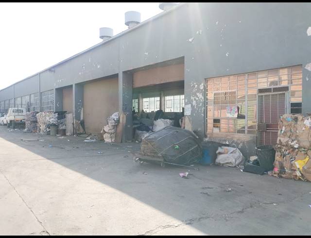 1,400M² INDUSTRIAL YARD FOR SALE IN VEREENIGING INDUSTRIAL